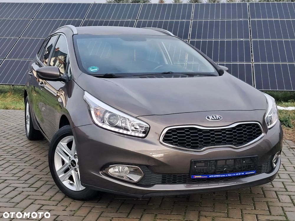 Kia Ceed 1.6 GDI Dream-Team Edition - 2