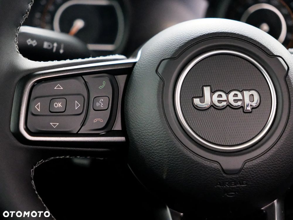 Jeep Wrangler - 12
