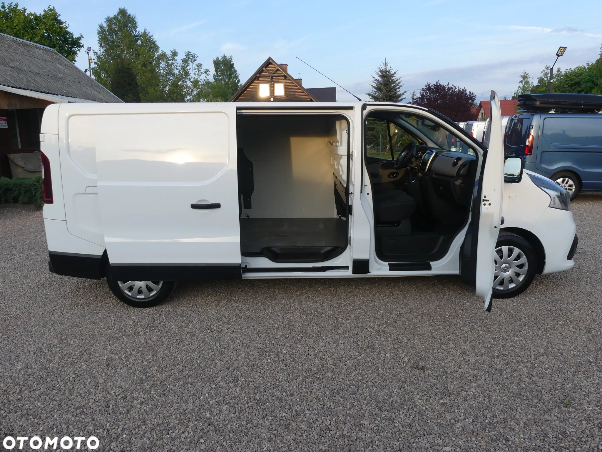Renault TRAFIC - 24