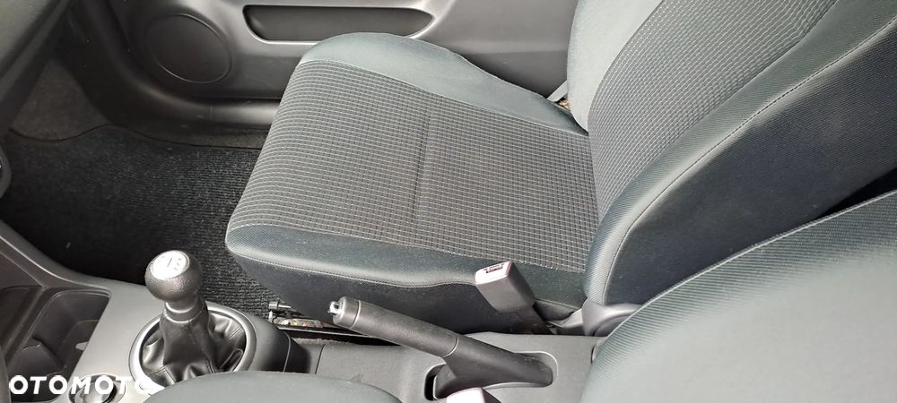 Suzuki Swift - 12