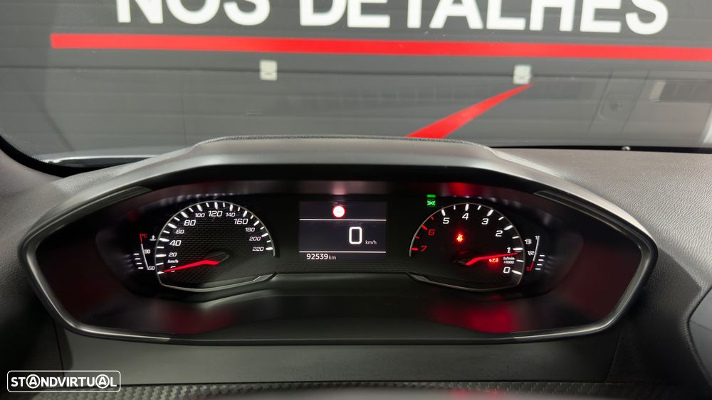 Peugeot 2008 1.2 PureTech Active - 18