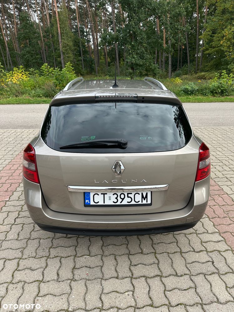 Renault Laguna 2011 photo 5