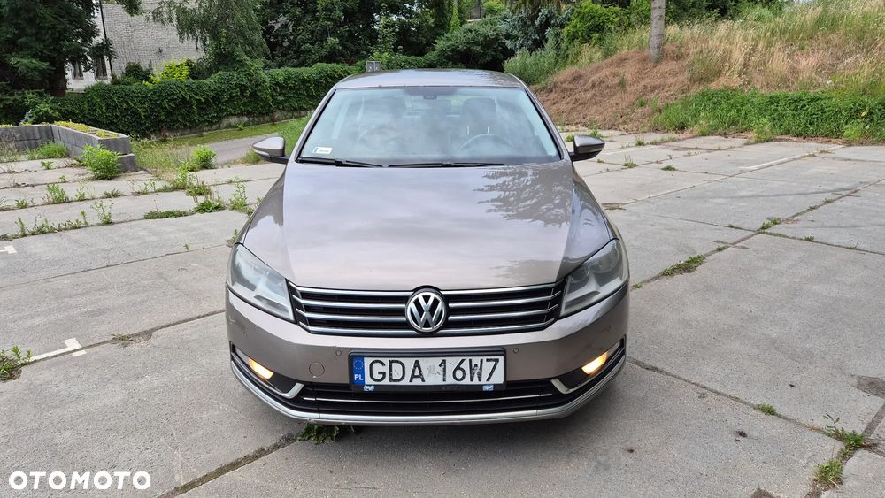Volkswagen Passat 2.0 TDI Highline DSG - 2