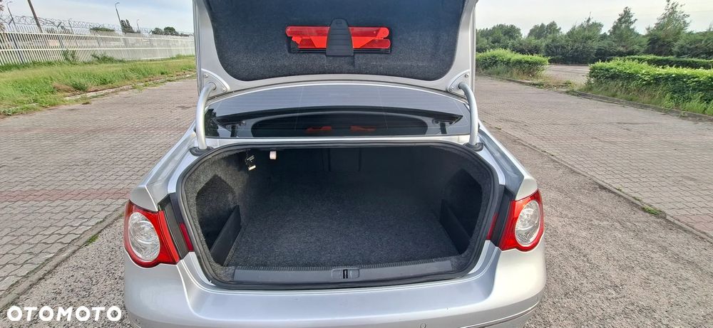 Volkswagen Passat 2.0 TDI DPF Highline DSG - 5