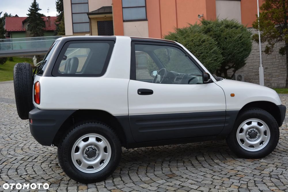Toyota RAV4 2.0 Special - 37
