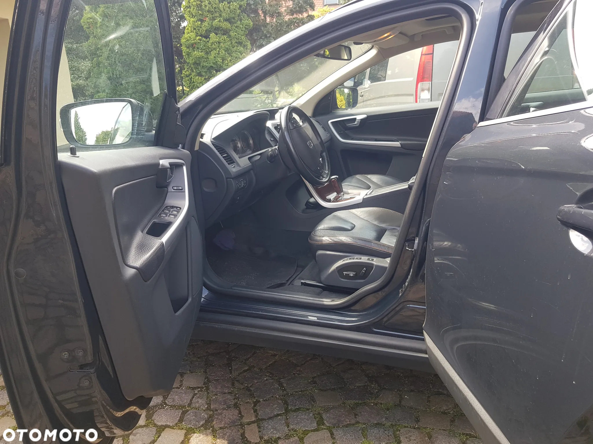 Volvo XC 60 D5 AWD Summum - 8