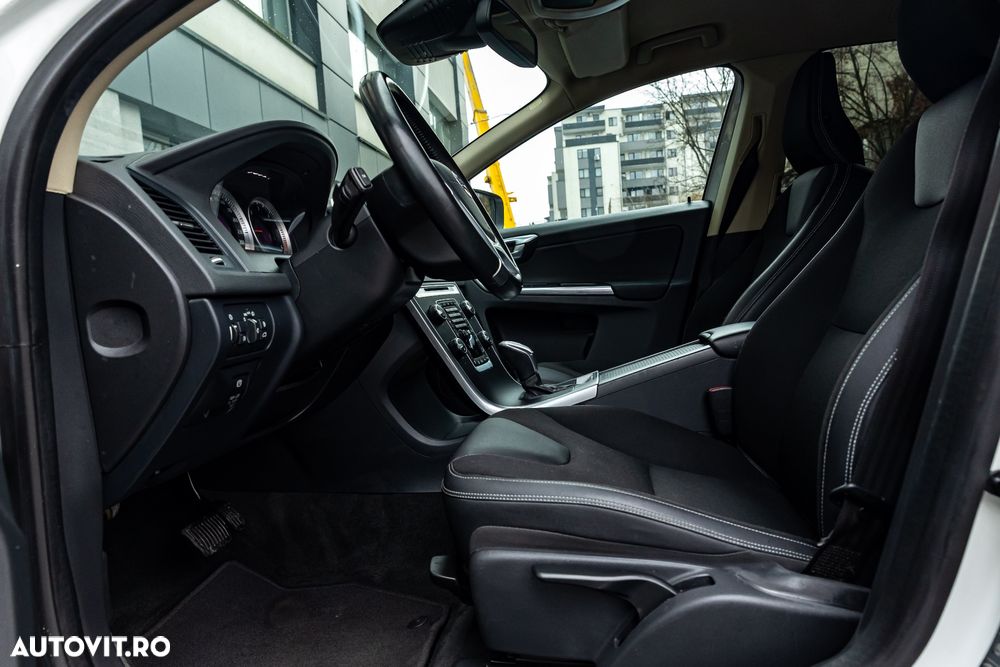 Volvo XC 60 D4 AWD Geartronic Summum - 16