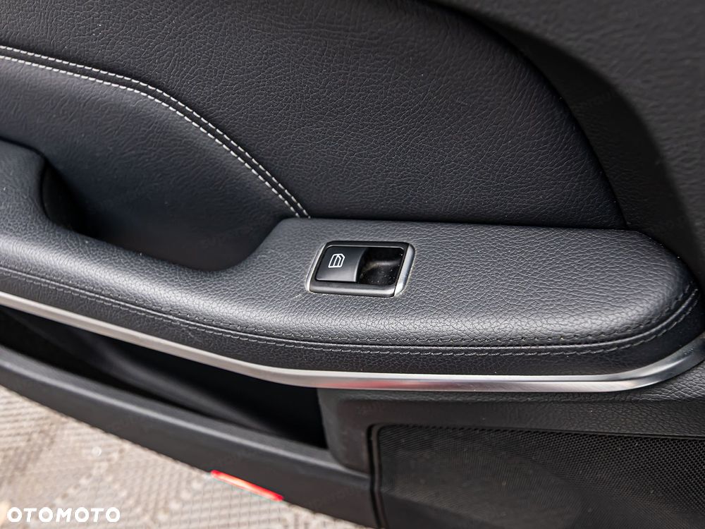 Mercedes-Benz Klasa E - 26