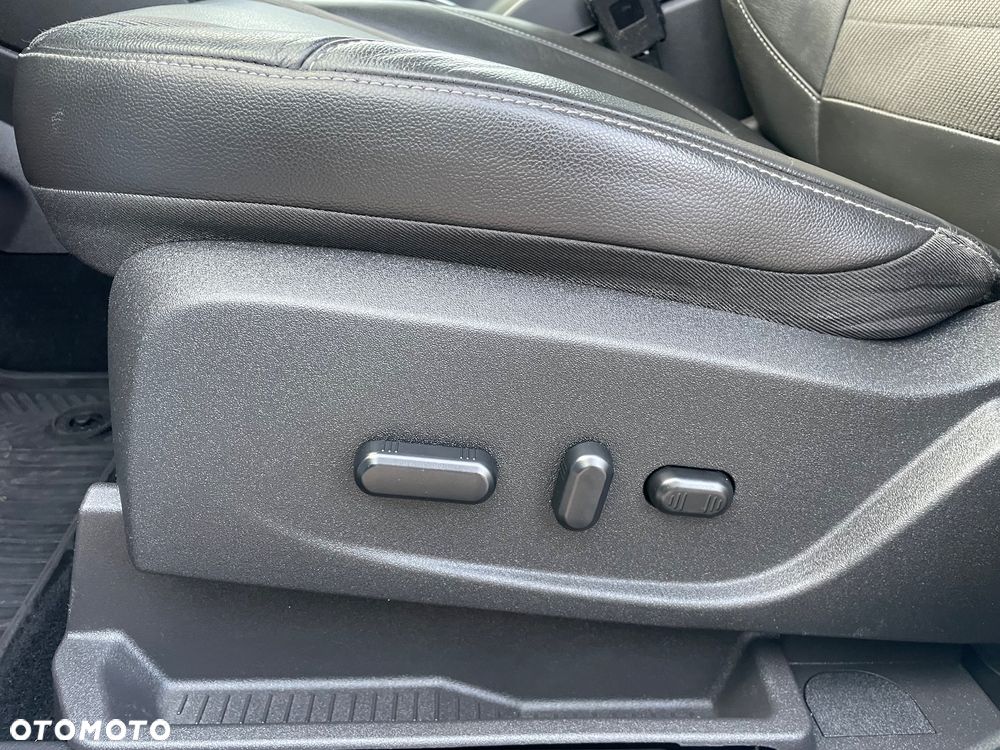 Ford Kuga 2.0 TDCi 4x4 Titanium - 27