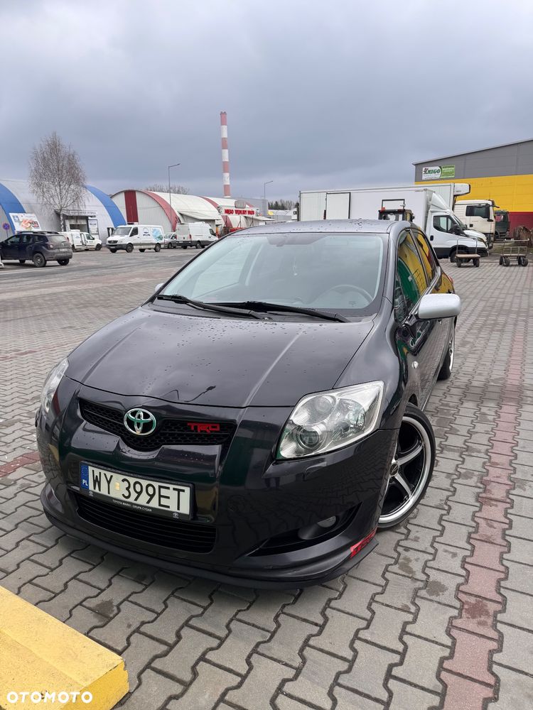 Toyota Auris 2.2 D-4D D-CAT - 2