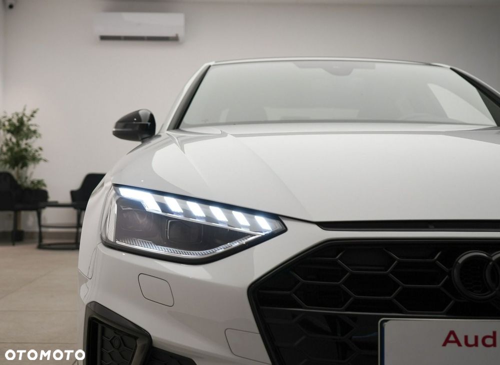 Audi A4 Limousine - 10