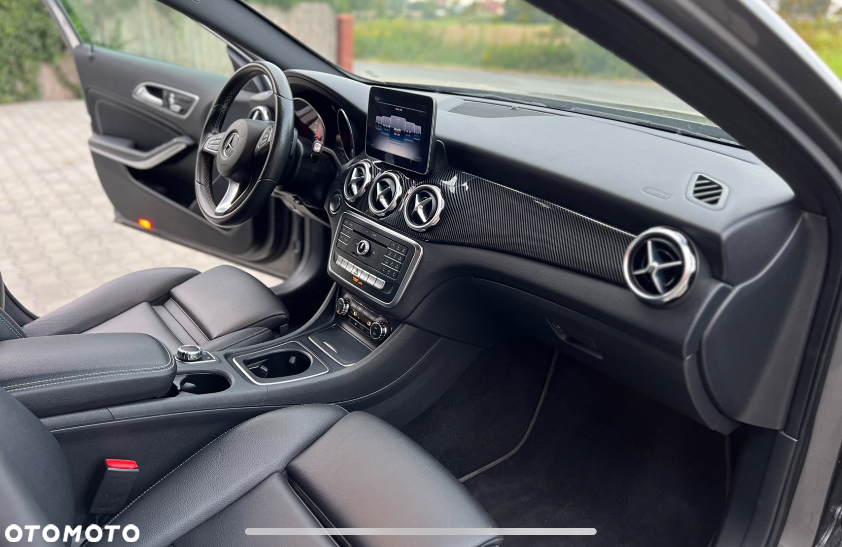 Mercedes-Benz GLA 250 7G-DCT AMG Line - 8