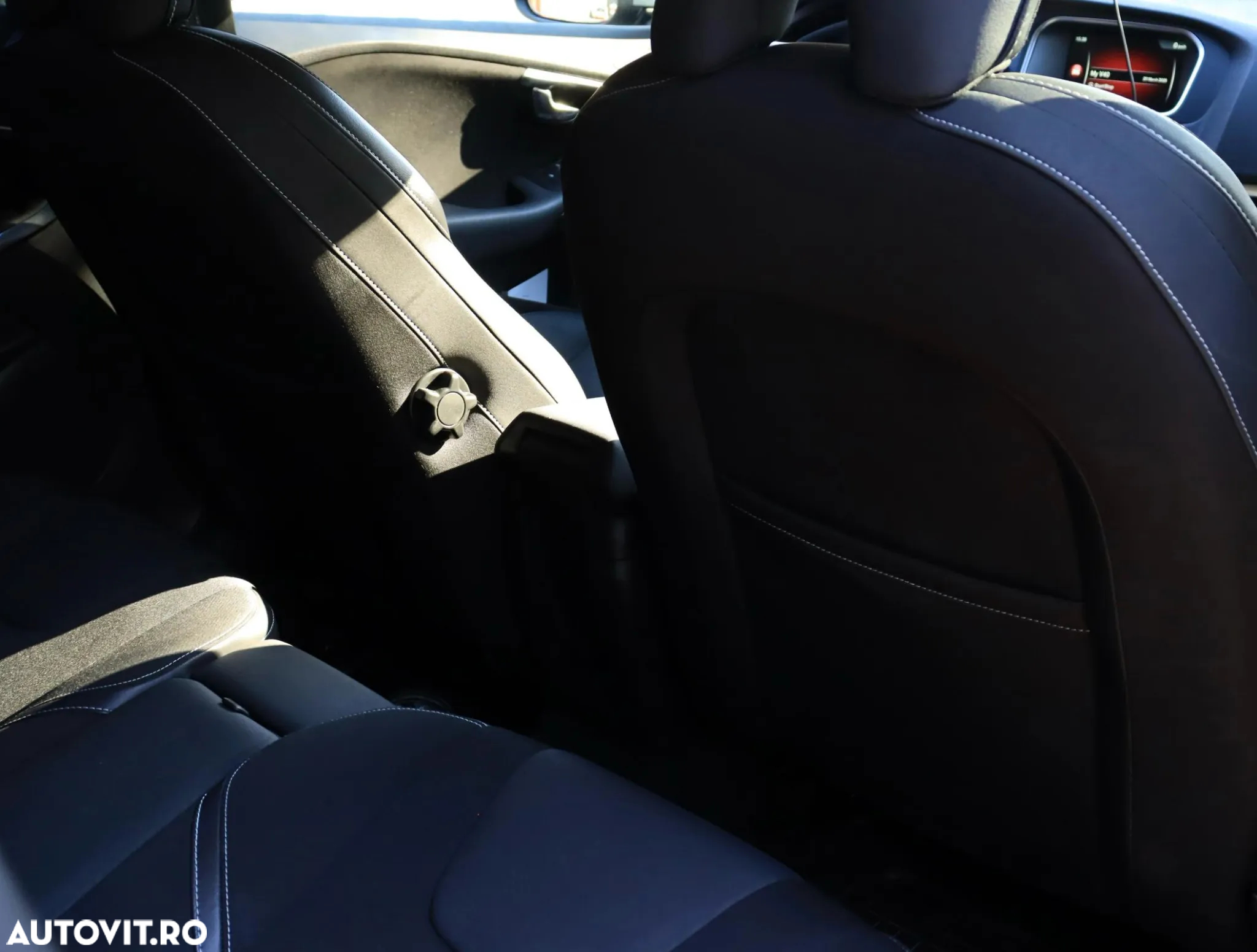 Volvo V40 D3 Geartronic - 10