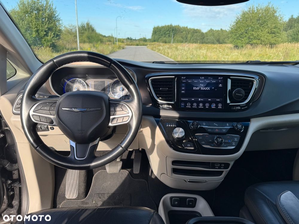 Chrysler Pacifica - 7