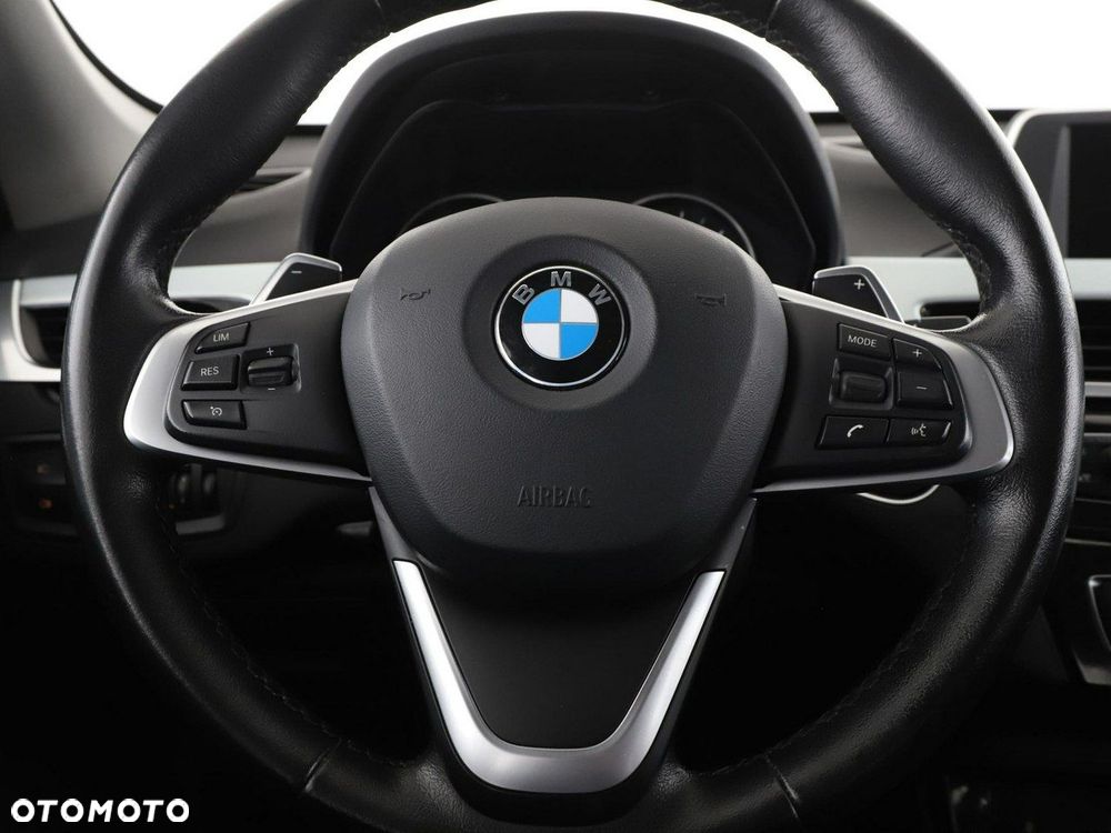 BMW X1 sDrive18d xLine - 22