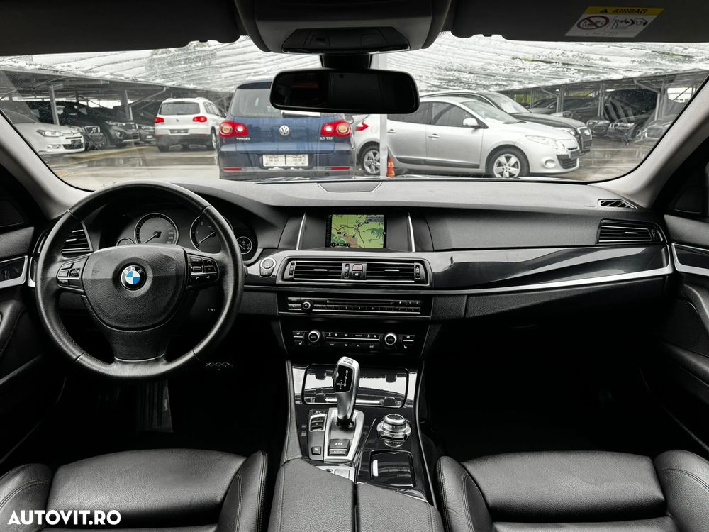 BMW Seria 5 520d Aut. Luxury Line - 11