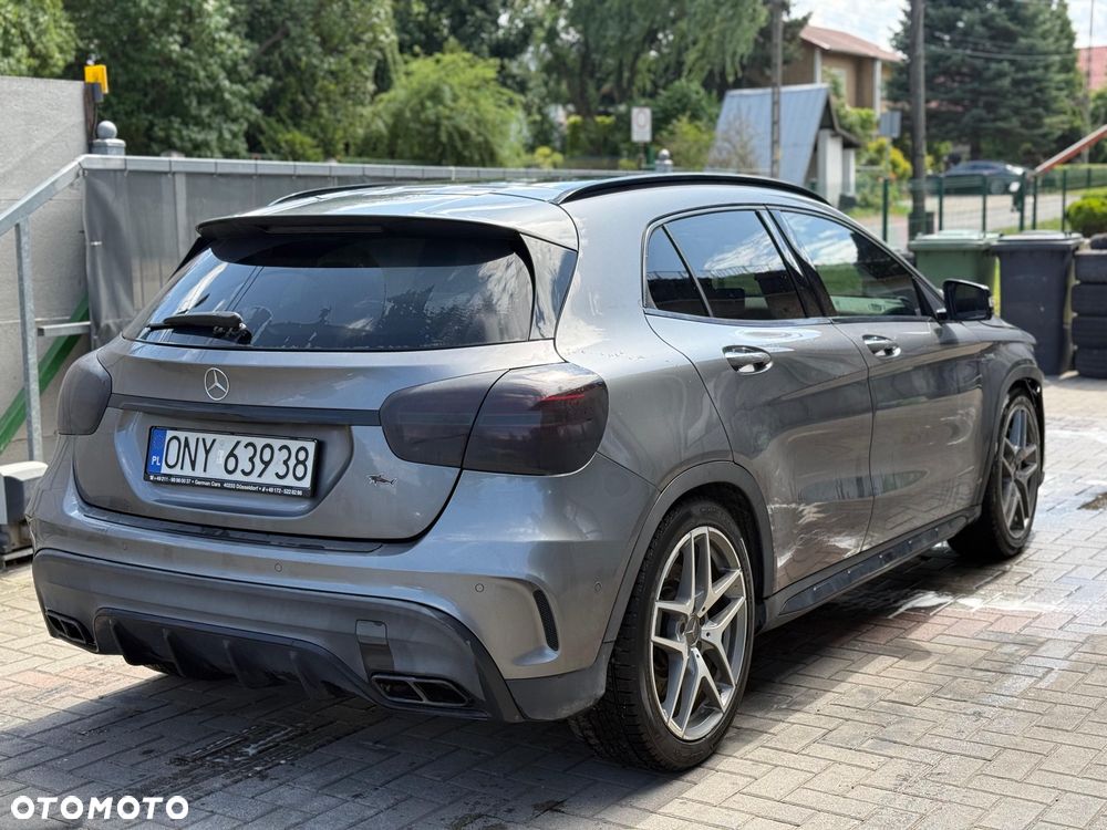 Mercedes-Benz GLA - 2