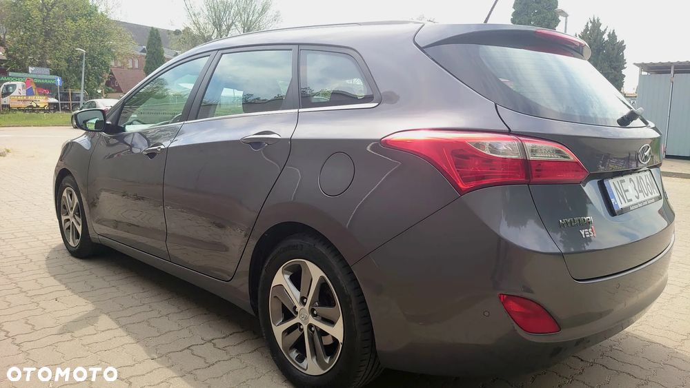 Hyundai i30 blue Kombi 1.6 GDi Passion - 13