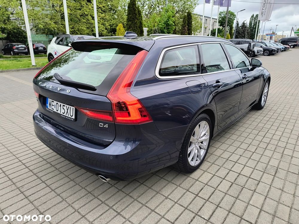 Volvo V90 D4 Momentum Pro - 6