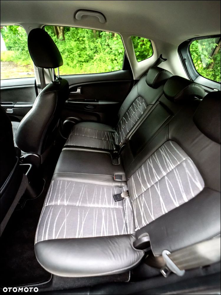 Kia Venga - 8