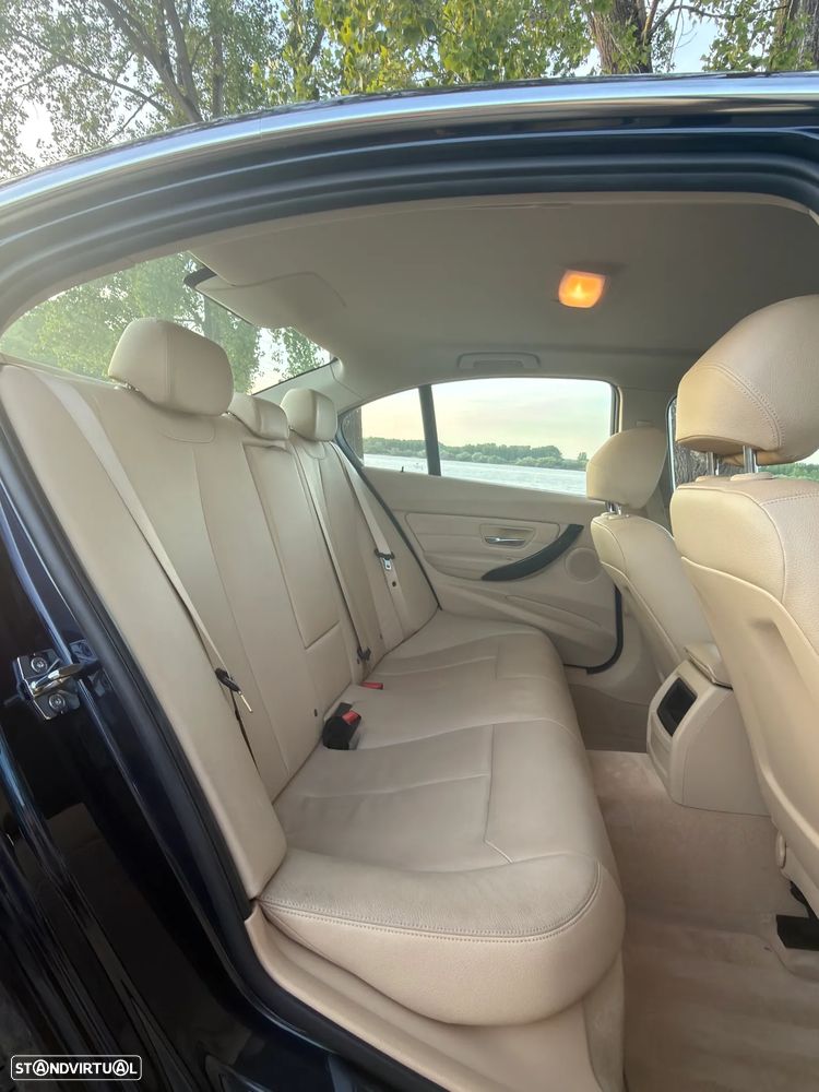 BMW 320 d Line Luxury - 7