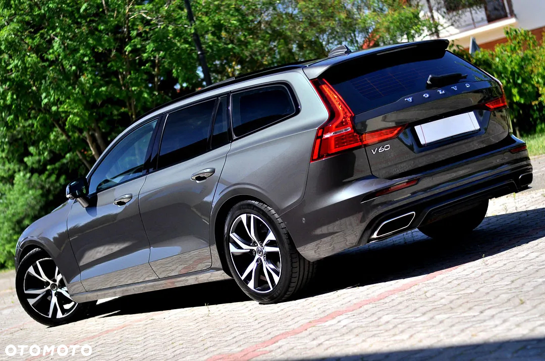 Volvo V60 D4 Geartronic R-Design - 11