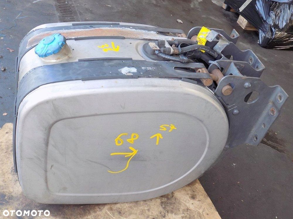 RENAULT PREMIUM DXI 07r ZBIORNIK AD BLUE 68x57x36 - 5