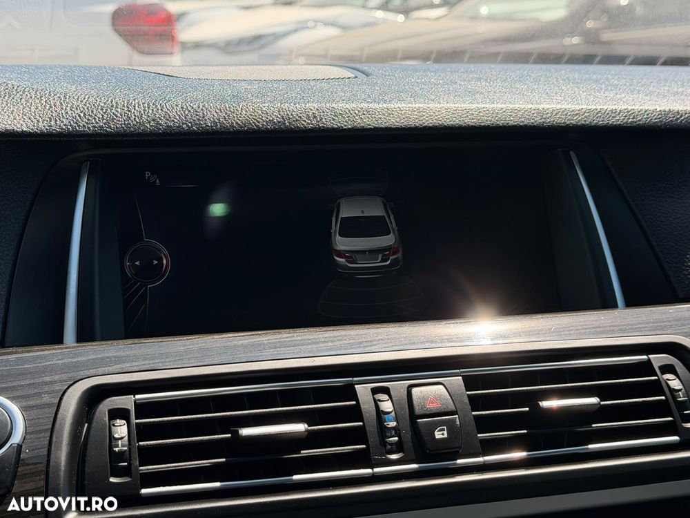BMW Seria 5 530d Sport-Aut. Modern Line - 32