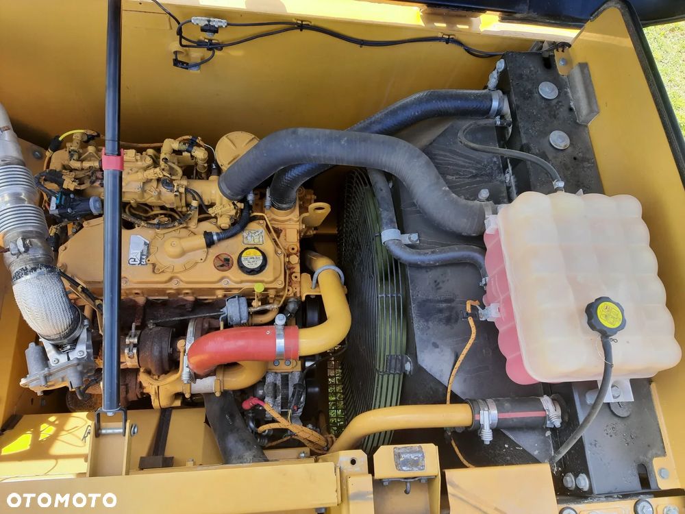 Caterpillar 320F - 19