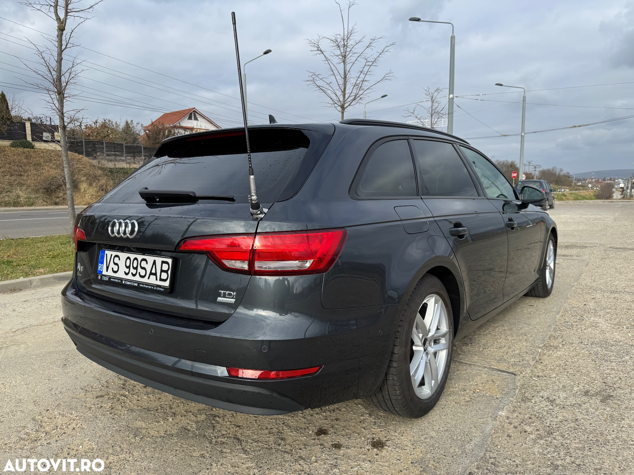 Audi A4 Avant 2.0 TDI ultra S tronic - 6