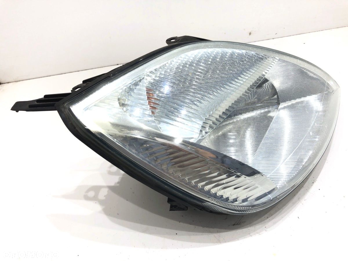 REFLEKTOR PRAWY PRZÓD - 127.00 PLN - FORD FIESTA V (JH_, JD_) 2001 - 2014 1.3 51 kW [69 KM] benzyna - 2