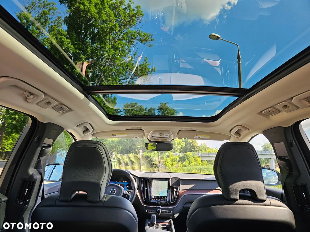Volvo XC 60 T8 AWD Recharge Plus Black Edition - 9