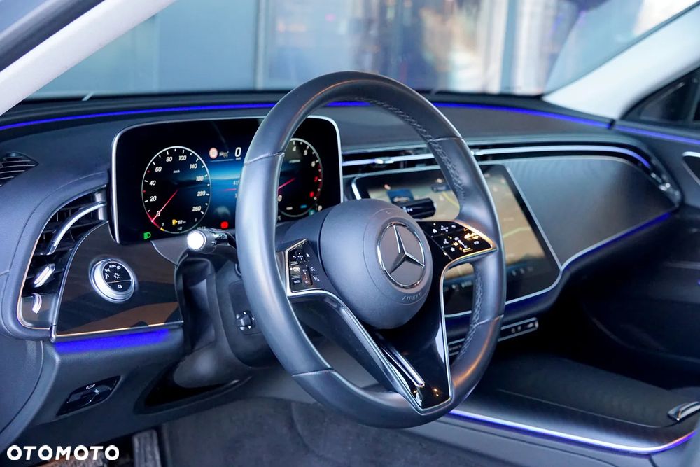 Mercedes-Benz Klasa E 200 4Matic 9G-TRONIC Edition AVANTGARDE - 18