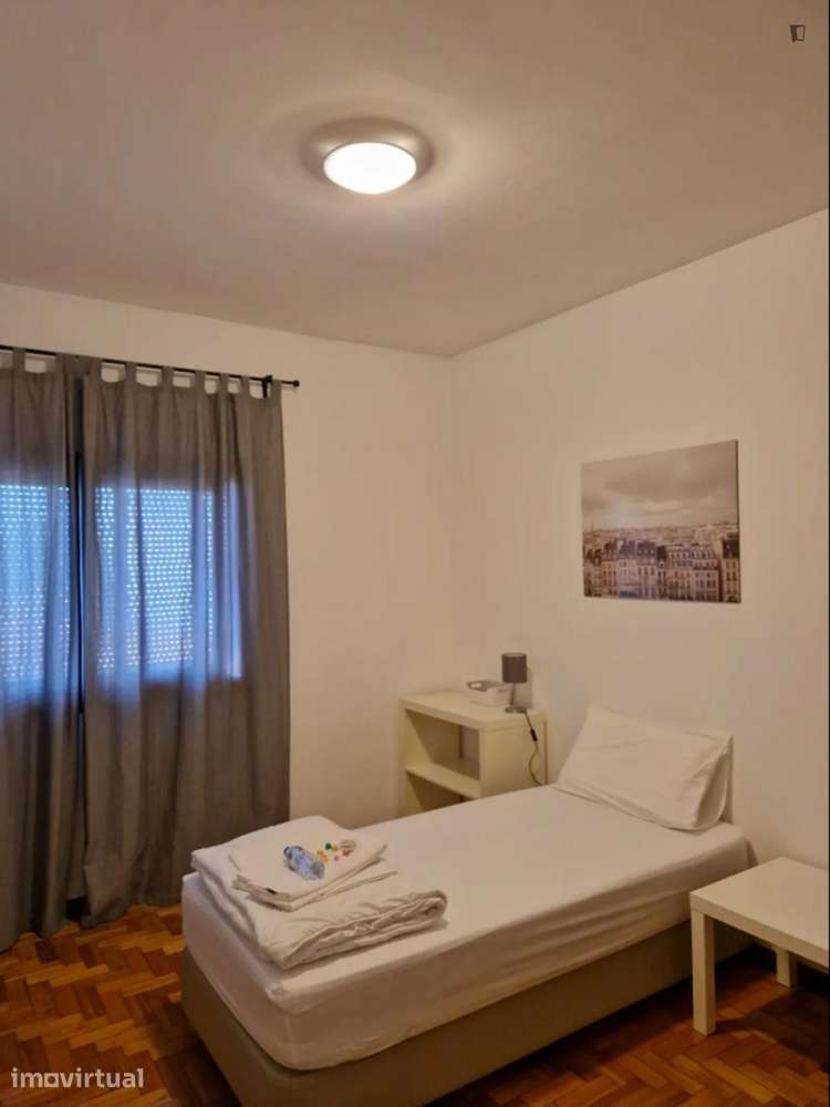 Quarto - localizado em Cedofeita Porto - Grande imagem: 5/19