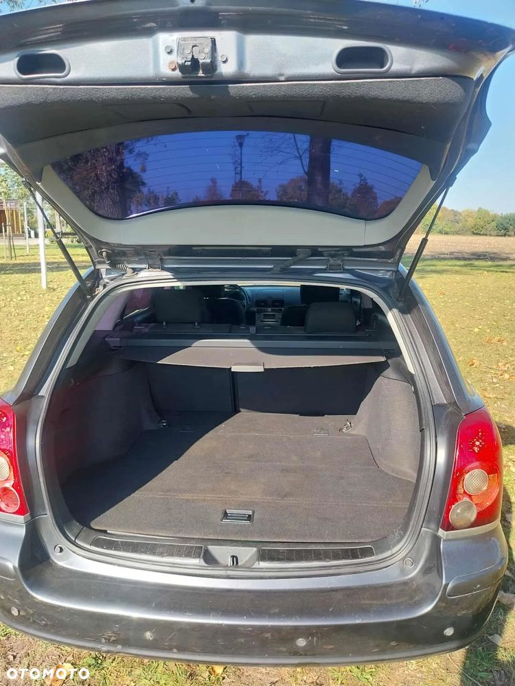 Toyota Avensis - 7