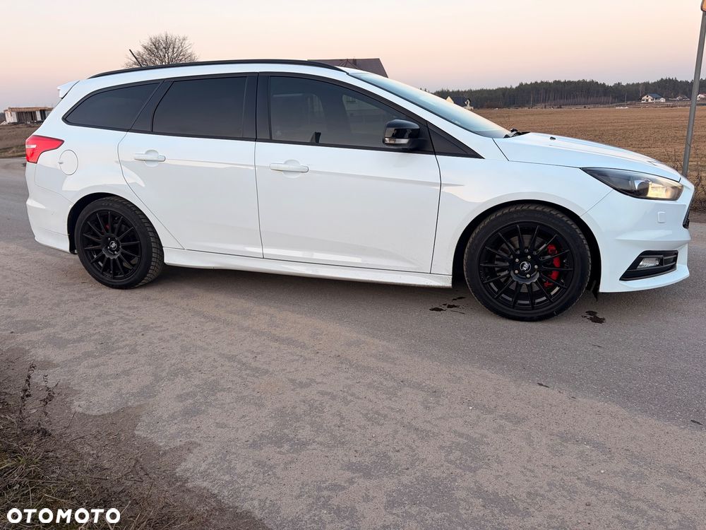 Ford Focus SW 2.0 EcoBoost ST - 17