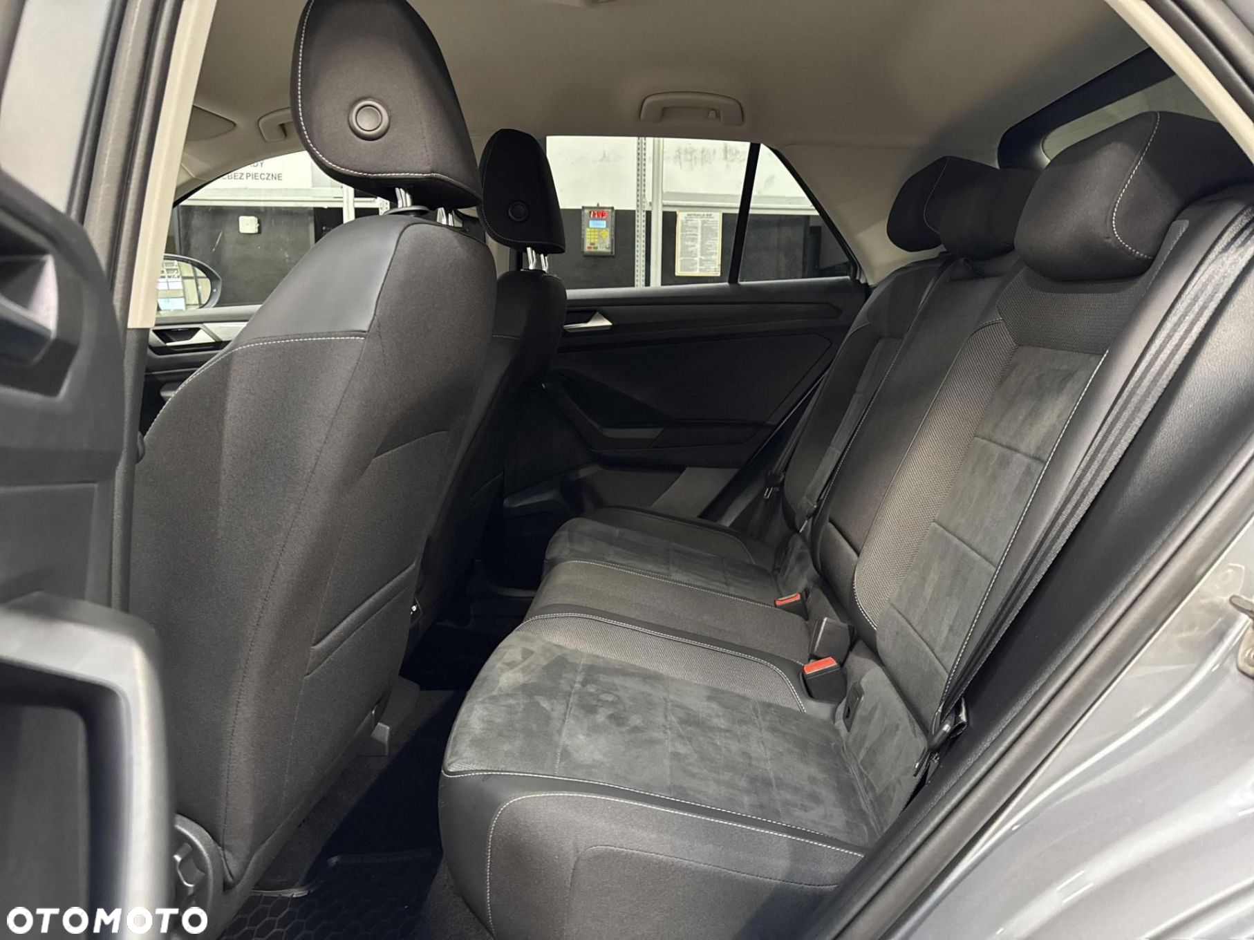 Volkswagen T-Roc 1.5 TSI Style DSG - 11