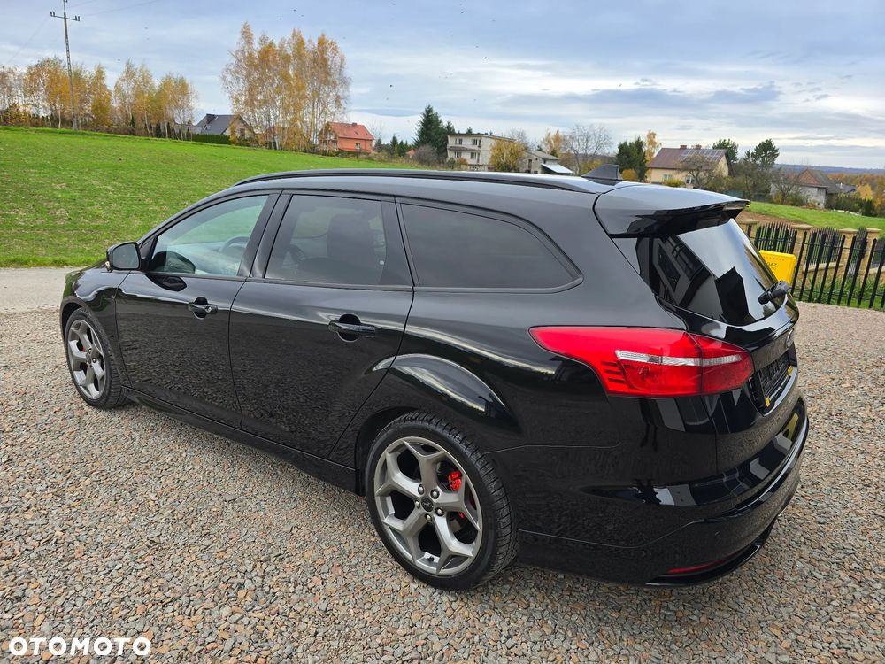 Ford Focus 2.0 EcoBoost ST mit Leder-Exclusiv-Paket - 34