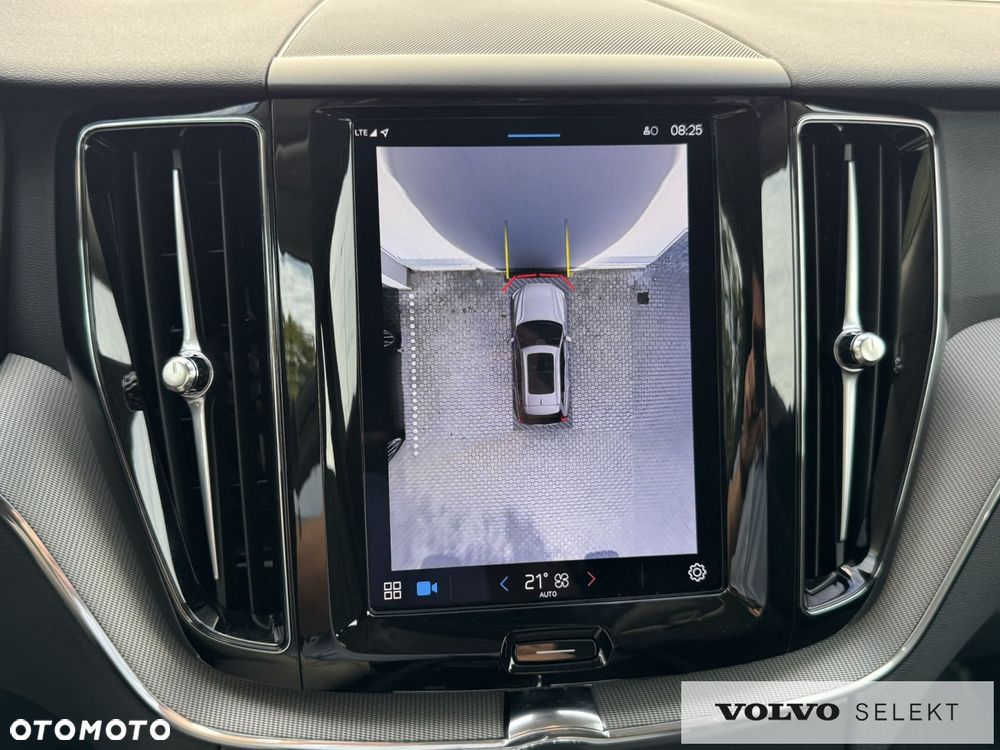 Volvo XC 60 B5 B AWD Plus Dark - 19