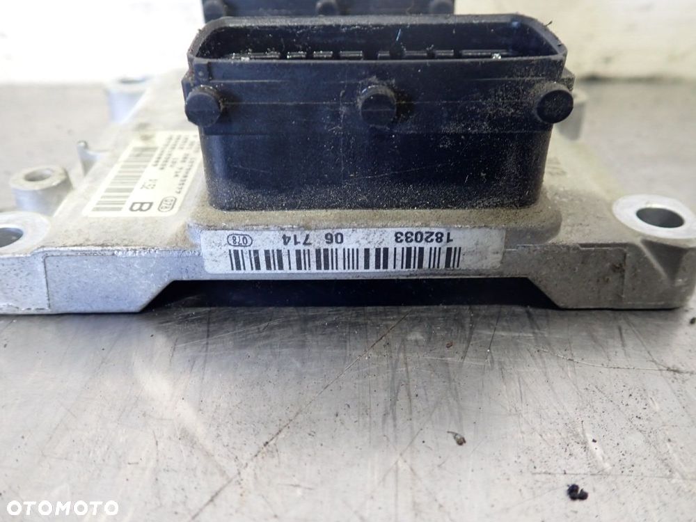 KOMPUTER SILNIKA OPEL CORSA C 1.7 8972406221 - 2