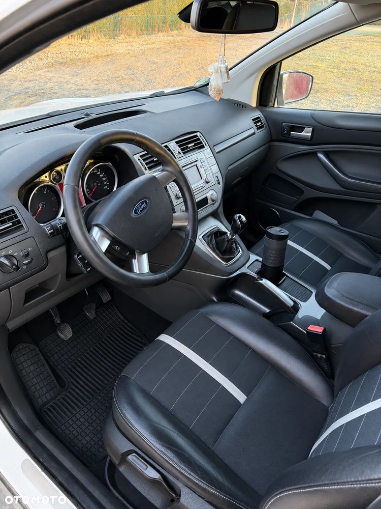 Ford Kuga 2.0 TDCi 4x4 Titanium - 8