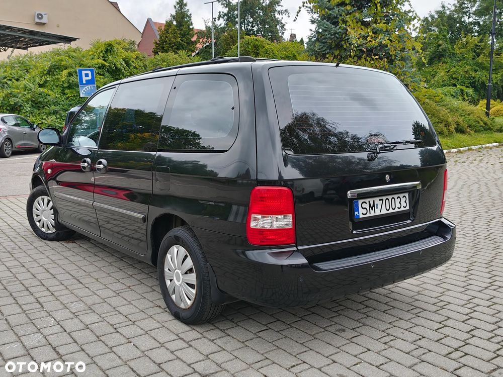 Kia Carnival CRDi Executive - 3
