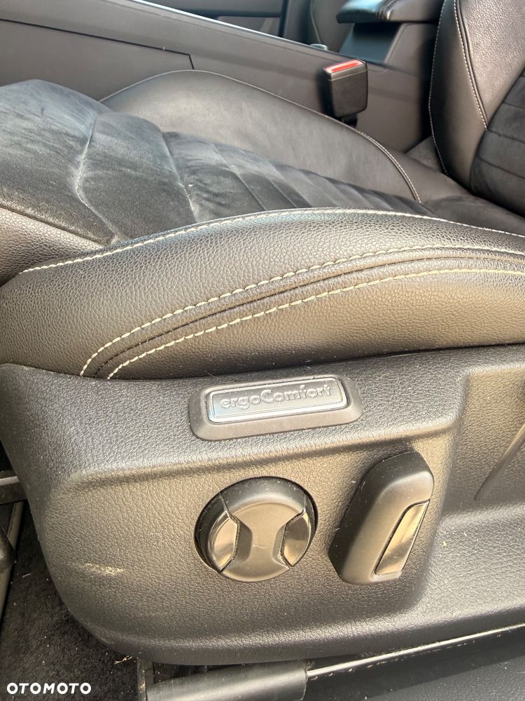 Volkswagen Passat 2.0 TDI EVO Elegance DSG - 21