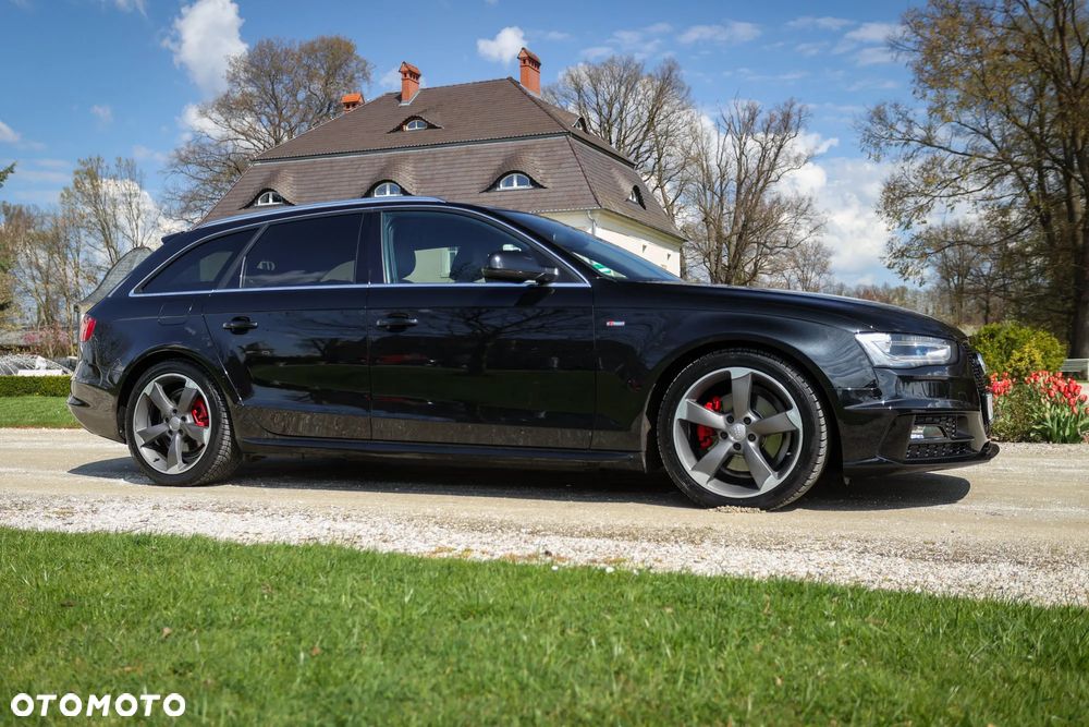 Audi A4 Avant 2.0 TDI DPF clean diesel quattro S tronic S line Sportpaket - 13