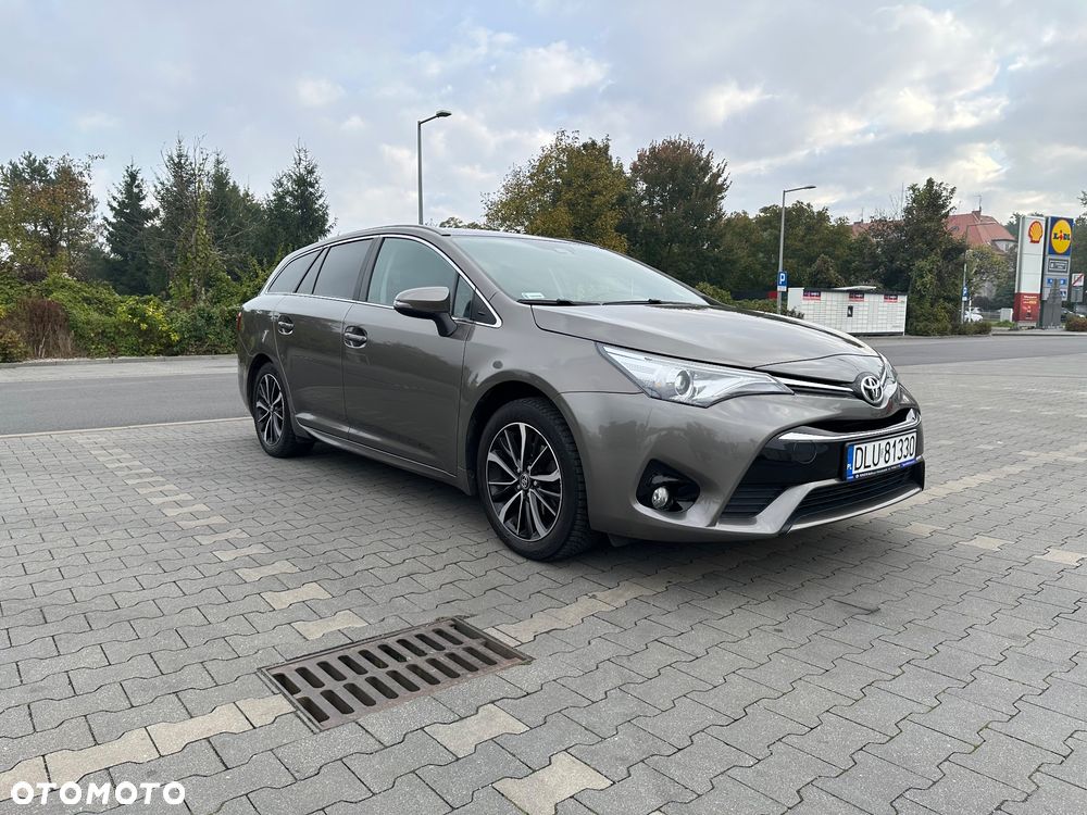 Toyota Avensis 1.8 Premium - 15