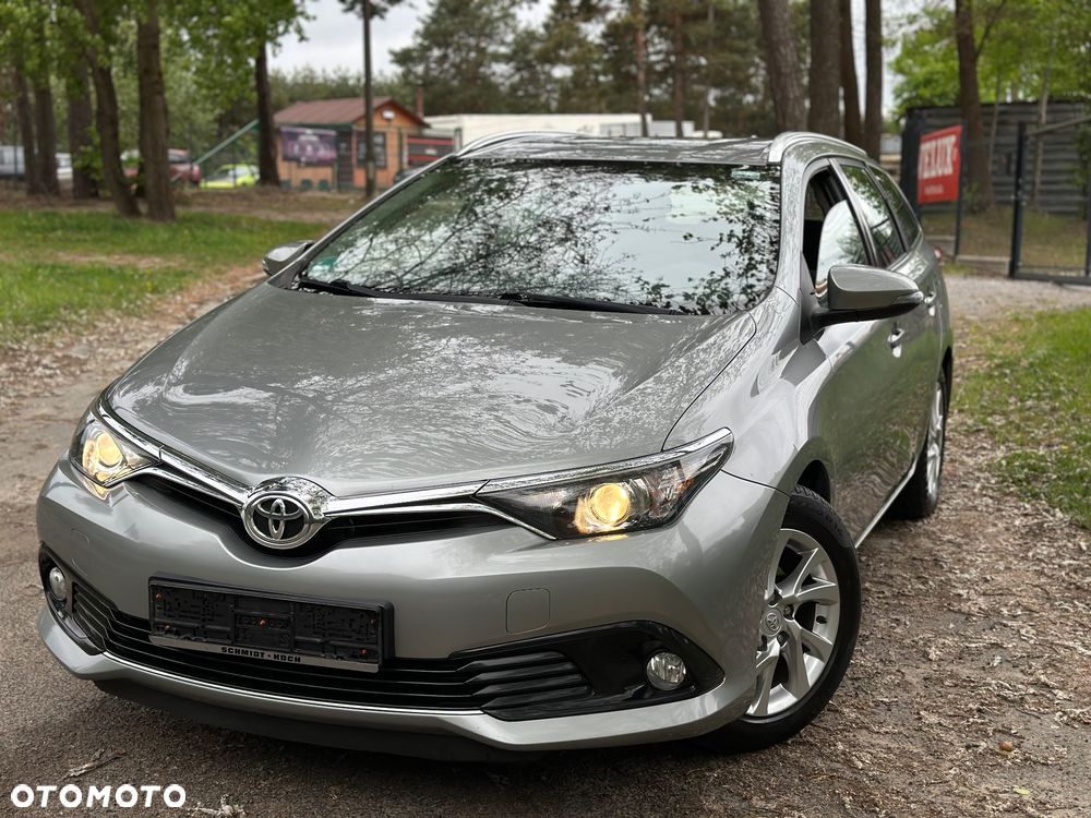 Toyota Auris 1.6 D-4D Premium - 18