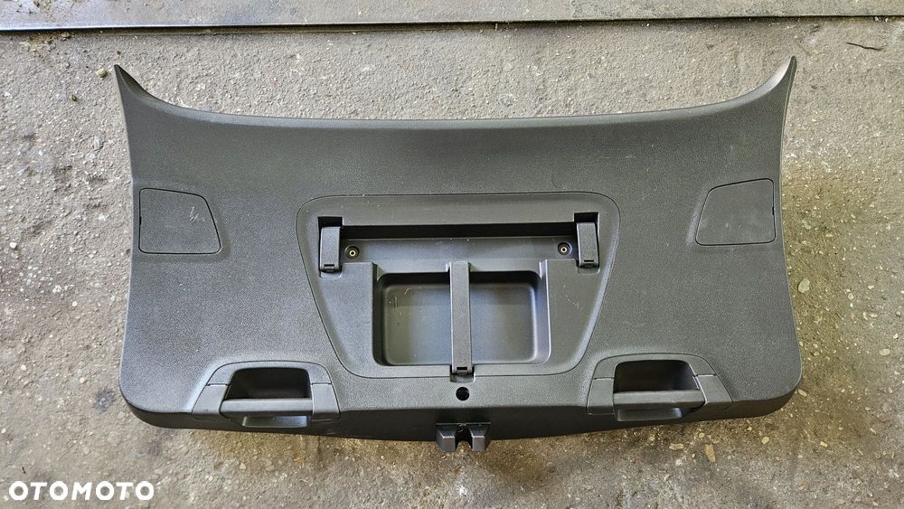 Tapicerka osłona maskownica plastik klapy bagażnika opel astra j kombi - 1