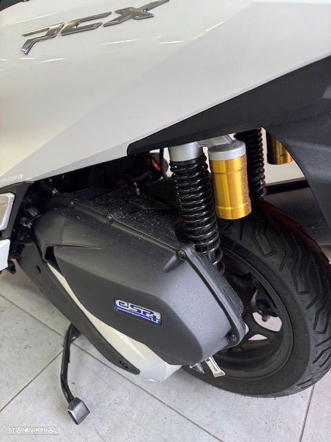 Honda PCX125 DX - com conetividade - 9