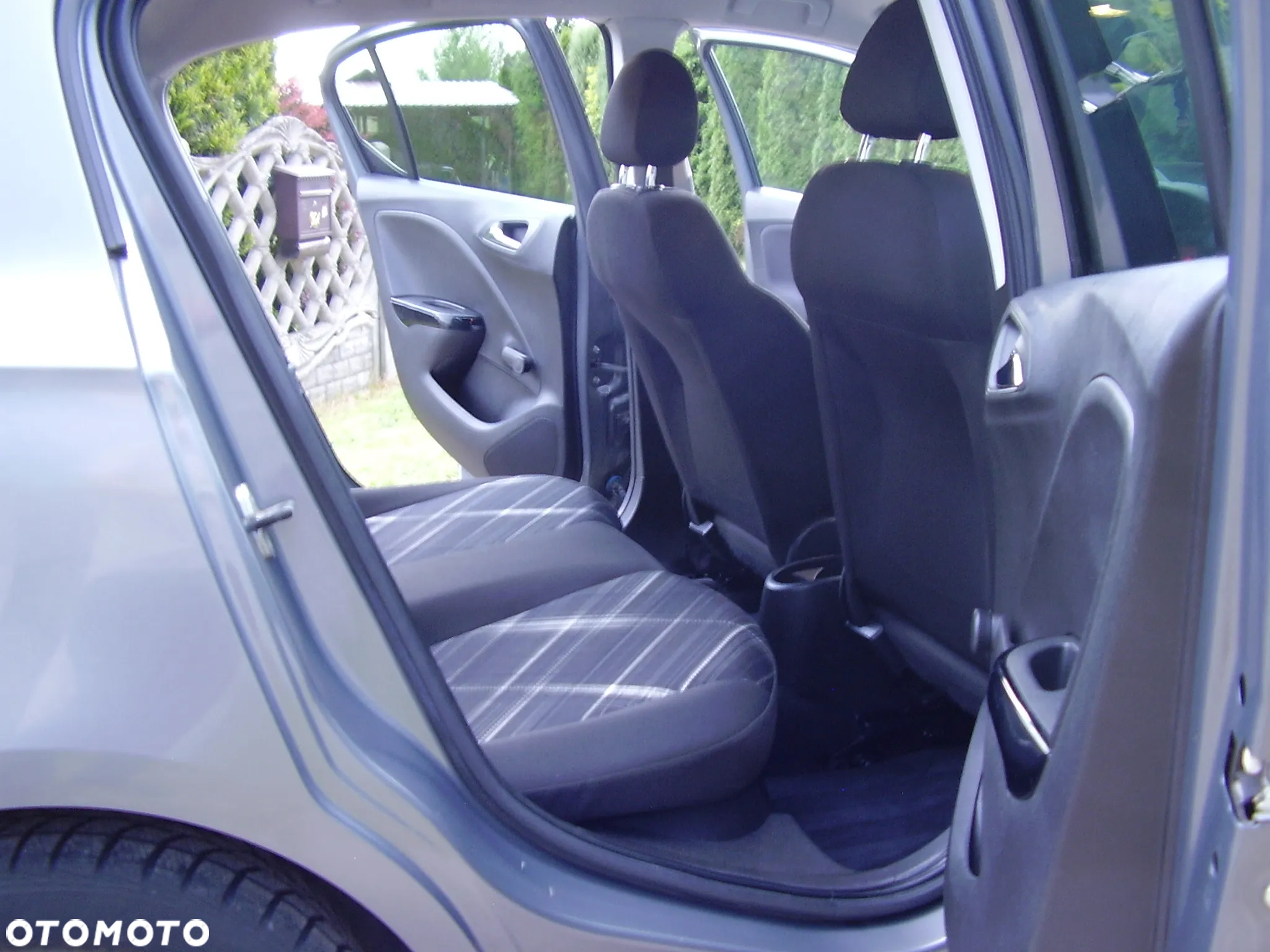 Opel Corsa 1.4 T Cosmo S&S - 33