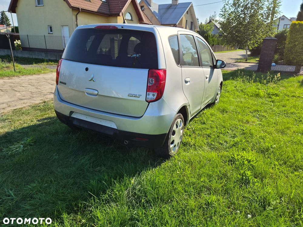 Mitsubishi Colt - 12